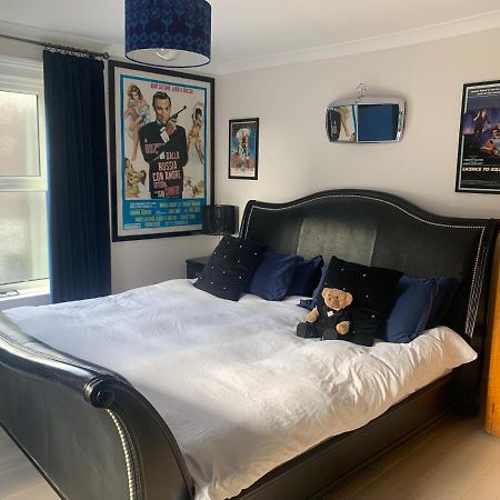 Southsea Royale Studio, James Bond, Parking, Seafront Portsmouth Ngoại thất bức ảnh