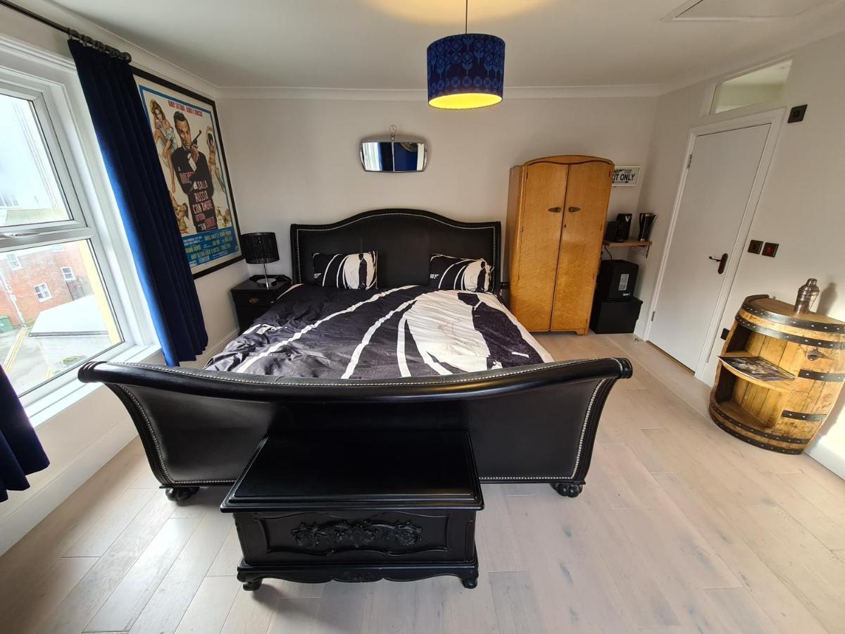 Southsea Royale Studio, James Bond, Parking, Seafront Portsmouth Ngoại thất bức ảnh