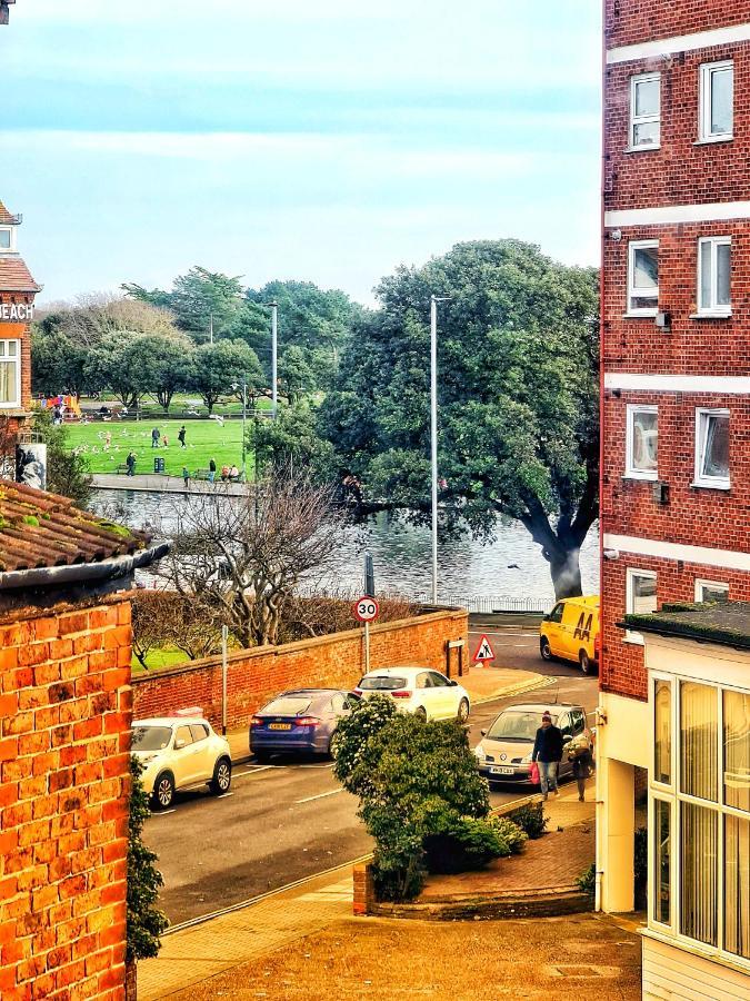 Southsea Royale Studio, James Bond, Parking, Seafront Portsmouth Ngoại thất bức ảnh
