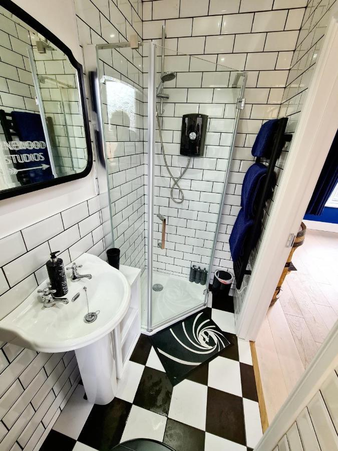 Southsea Royale Studio, James Bond, Parking, Seafront Portsmouth Ngoại thất bức ảnh