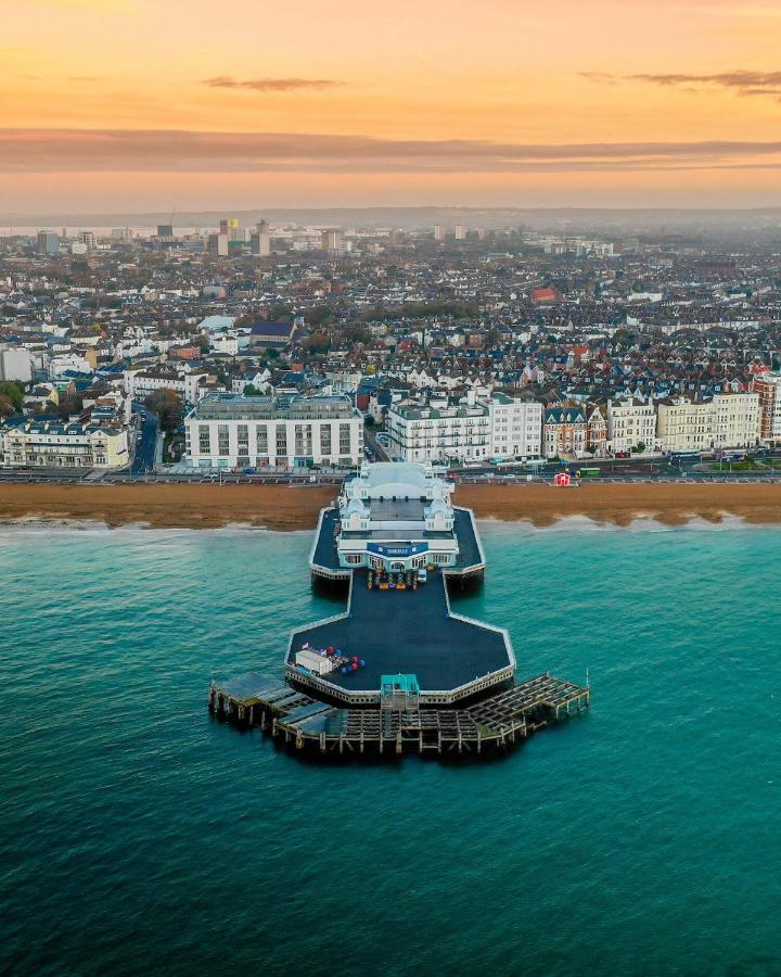 Southsea Royale Studio, James Bond, Parking, Seafront Portsmouth Ngoại thất bức ảnh