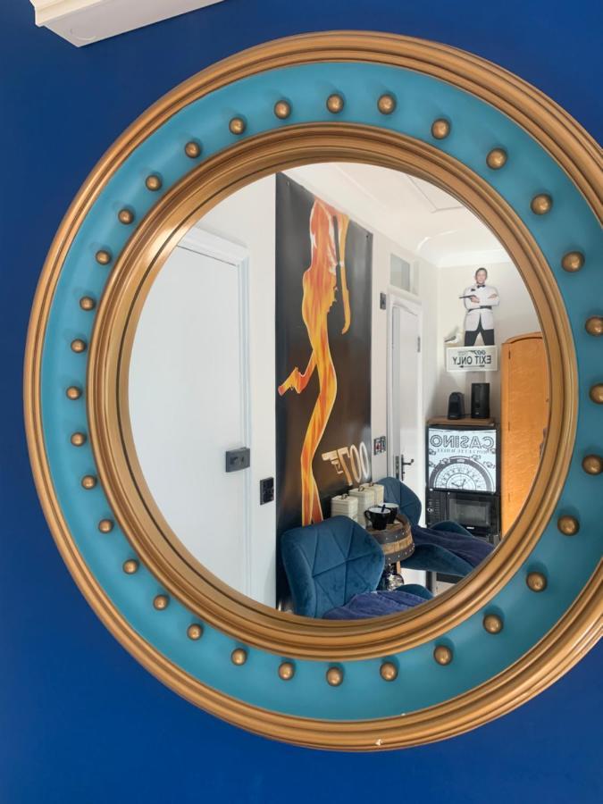Southsea Royale Studio, James Bond, Parking, Seafront Portsmouth Ngoại thất bức ảnh